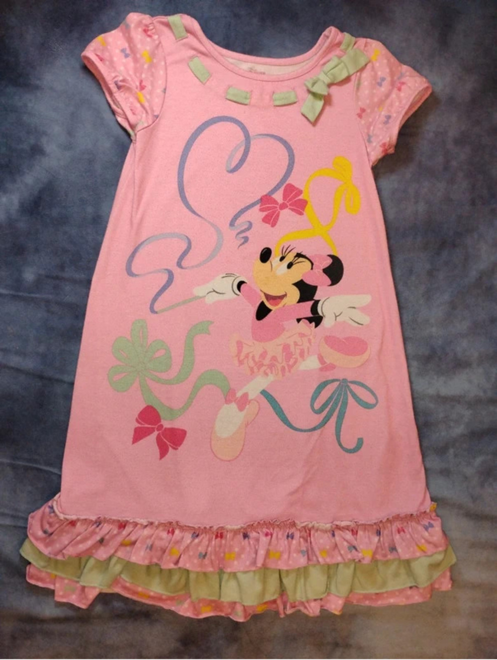 Disney store Minnie mouse night gown